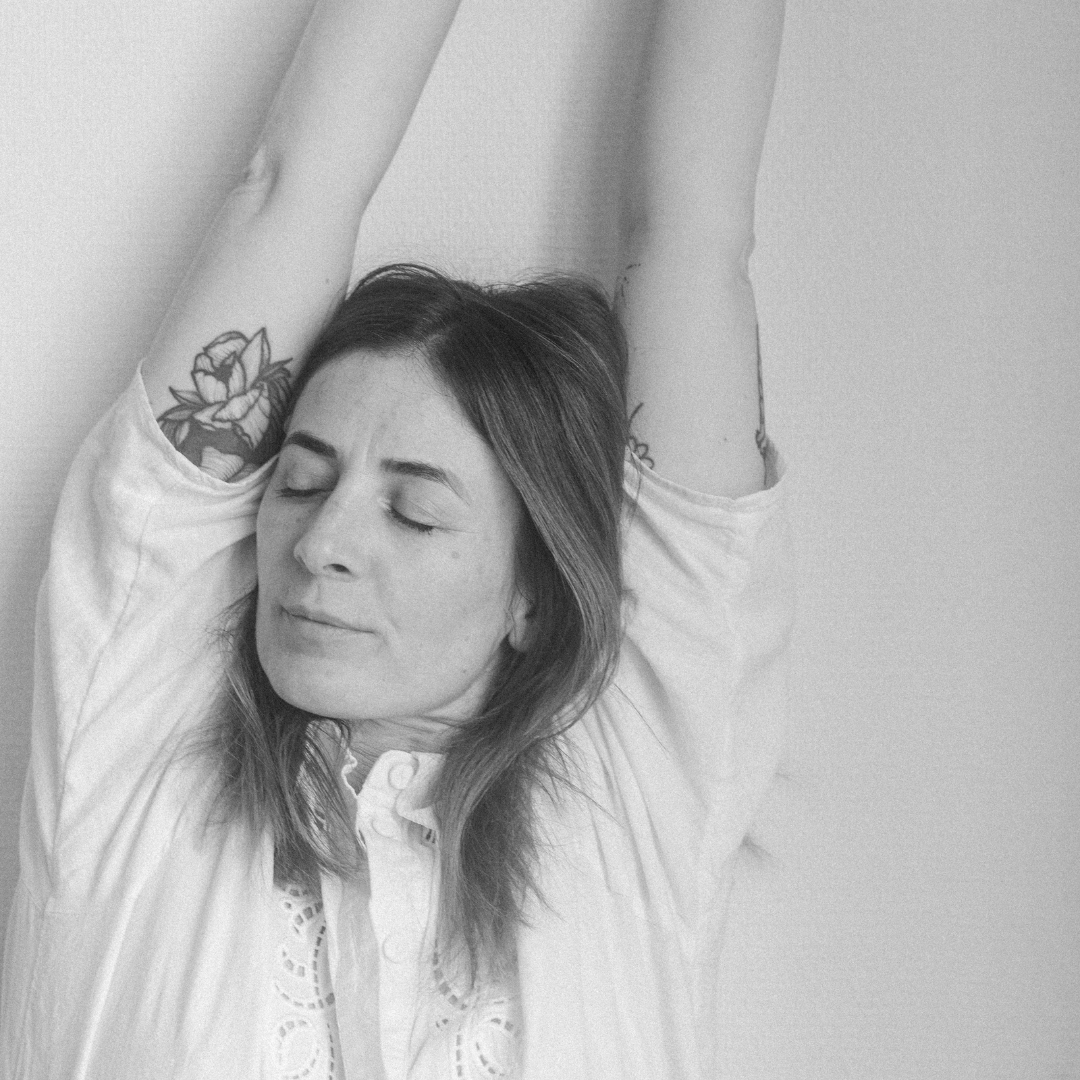 Un Home Organiser dans un intérieur épuré inspirant la sérénité